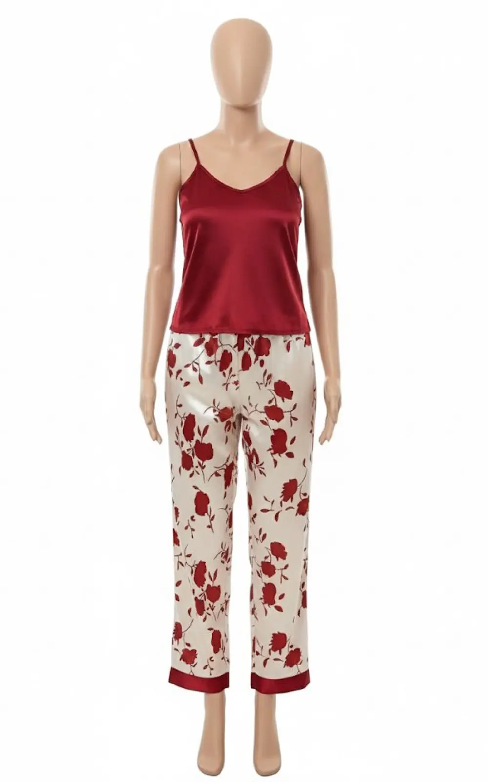 بيجامة نسائية باللونين الأحمر والأبيض